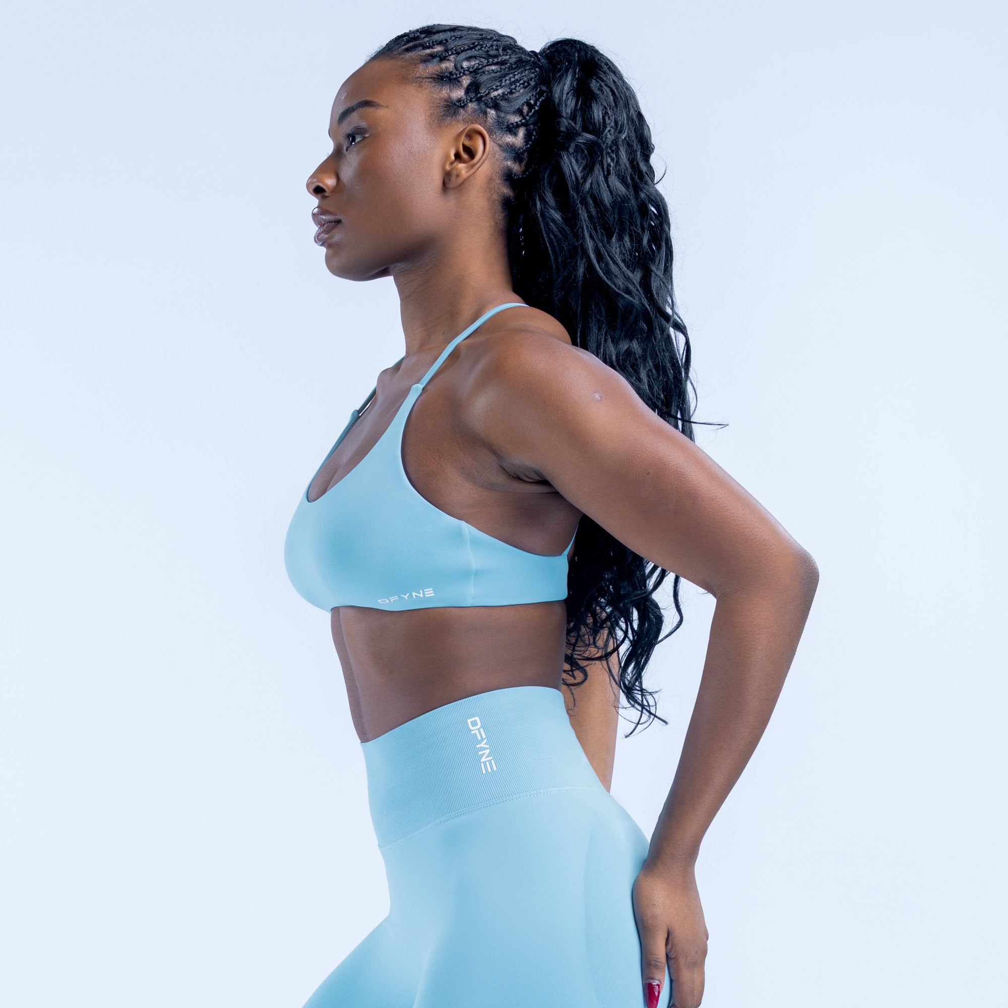 Dynamic Twist Back Bra – DFYNE