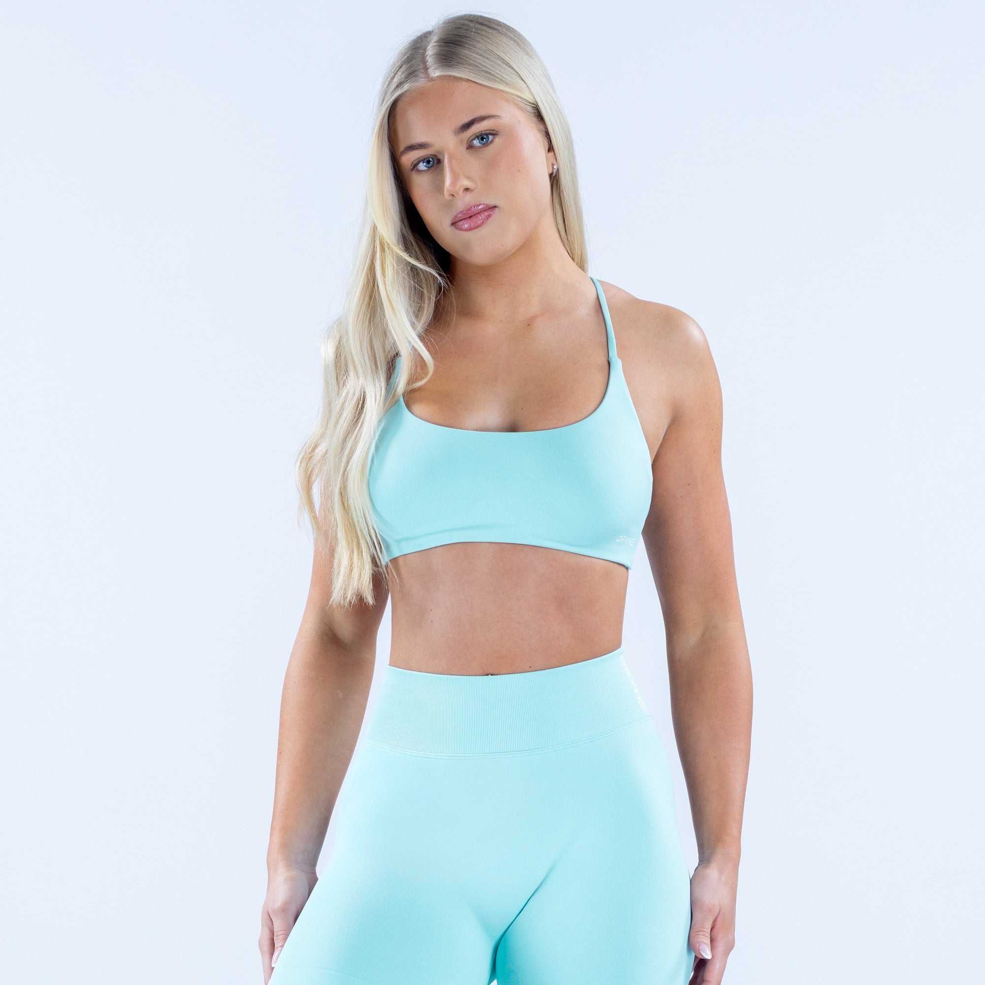 Dynamic Twist Back Bra – DFYNE