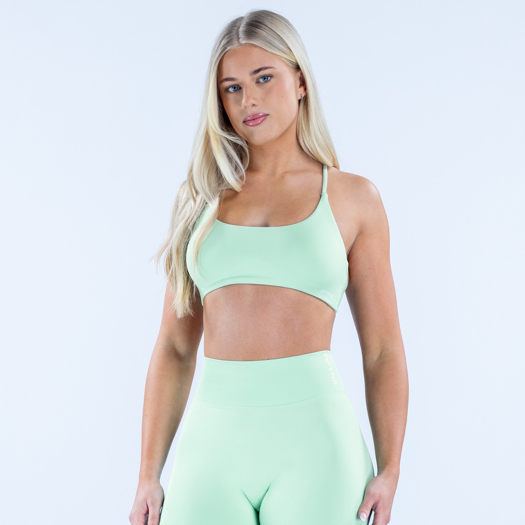 Dynamic Twist Back Bra – DFYNE