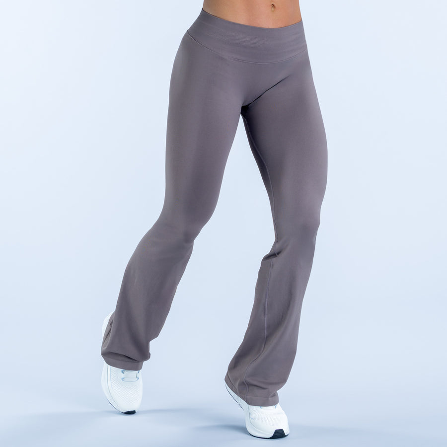 High-rise dark gray flare leggings, full length, straight fit to bootcut