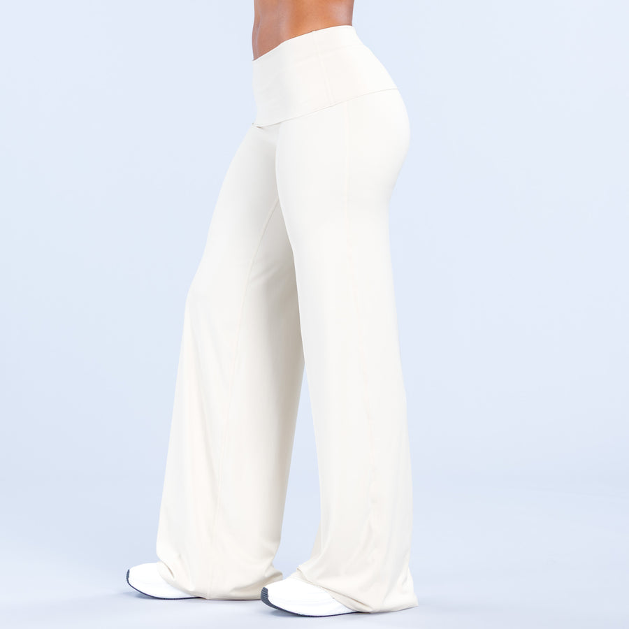 Fold-over wide-leg pants in white with relaxed fit and wide flared hems