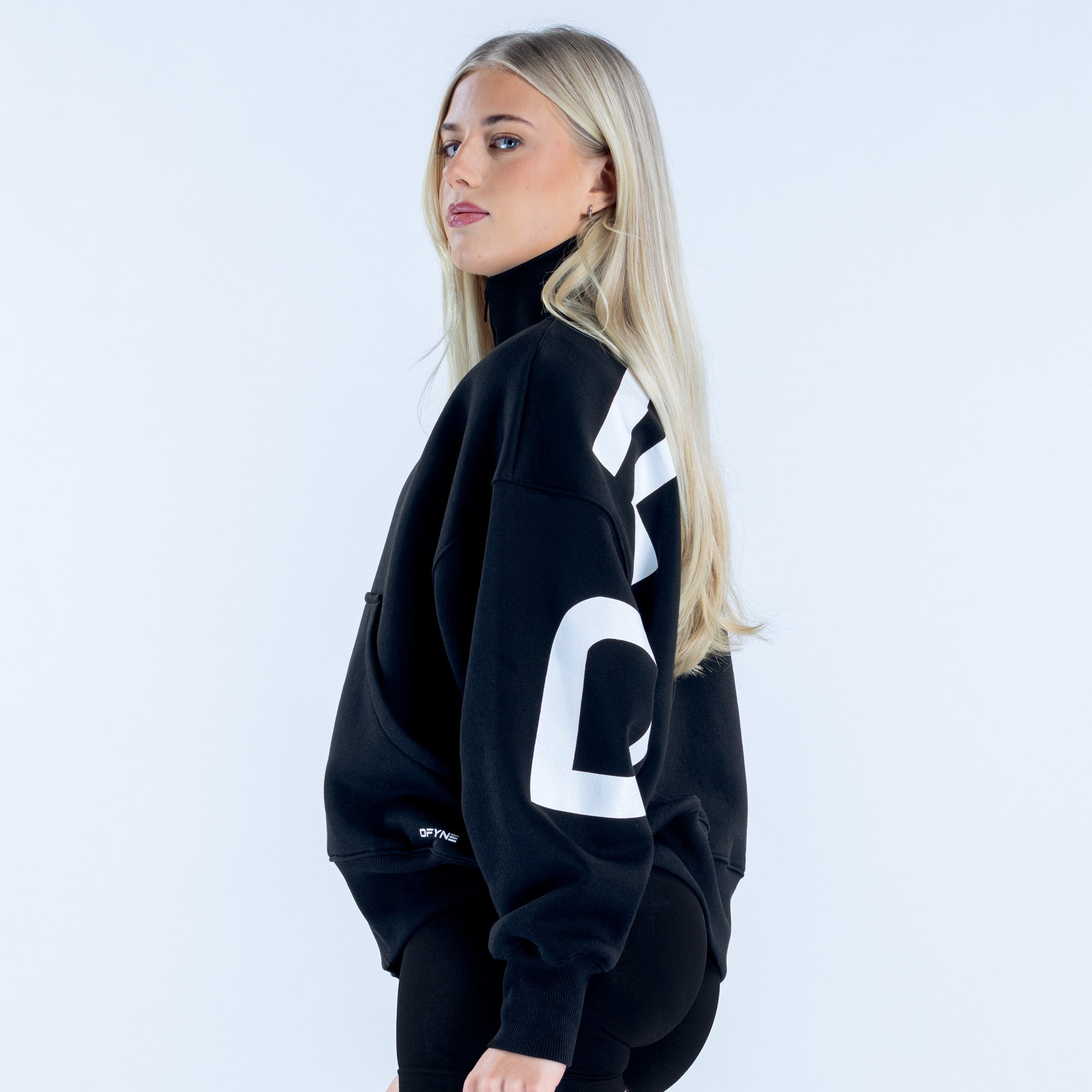 Signature Quarter Zip Sweatshirt – DFYNE