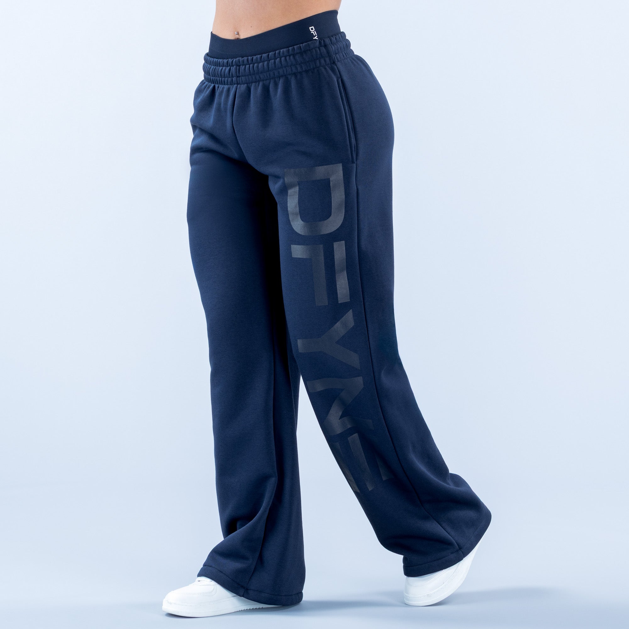 Signature Wide Leg Jogger – DFYNE
