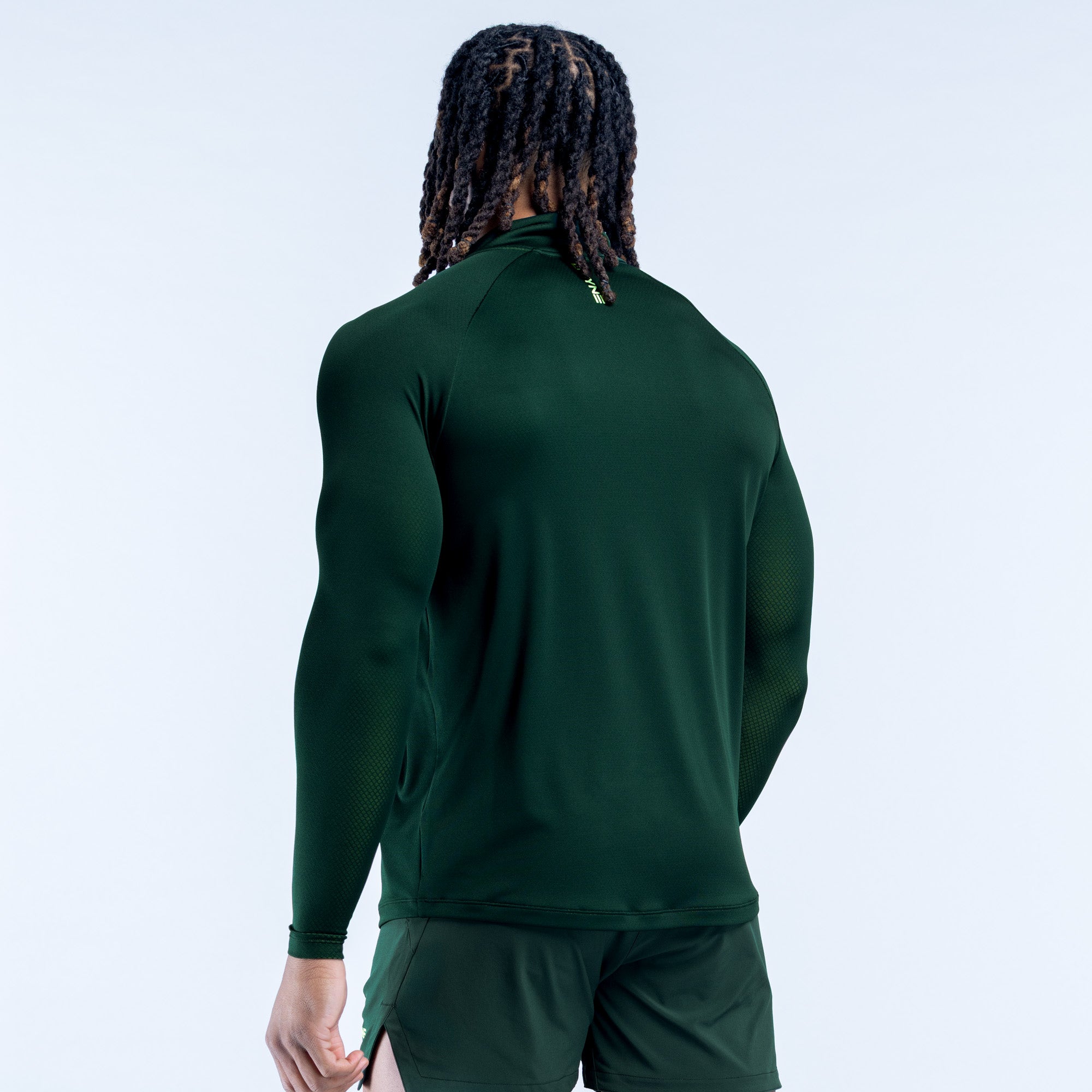 Unbound Quarter Zip – DFYNE